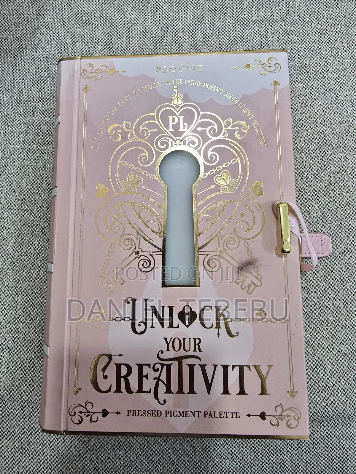 P. Louise Unlock Your Creativity Pressed Pigment Palette.