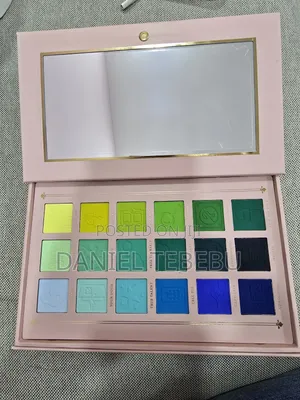 P. Louise Unlock Your Creativity Pressed Pigment Palette.