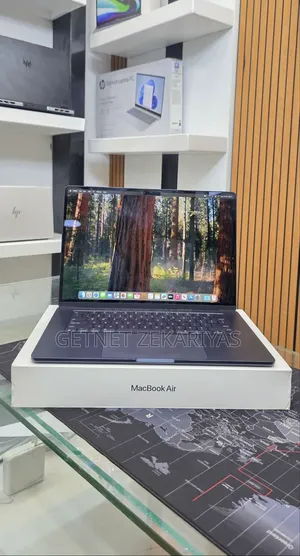 New Laptop Apple MacBook Air 2025 M4 15-Inch 16GB Apple M4 SSD 256GB