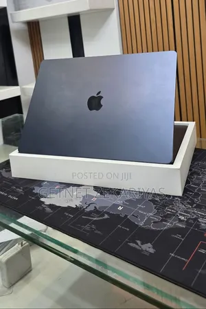 New Laptop Apple MacBook Air 2025 M4 15-Inch 16GB Apple M4 SSD 256GB