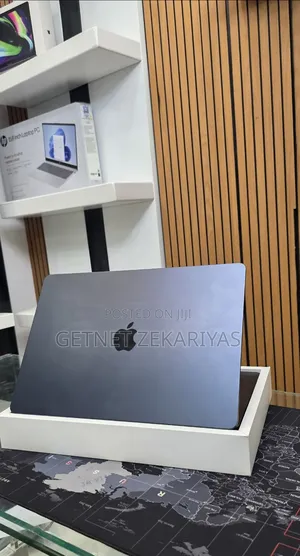 New Laptop Apple MacBook Air 2025 M4 15-Inch 16GB Apple M4 SSD 256GB