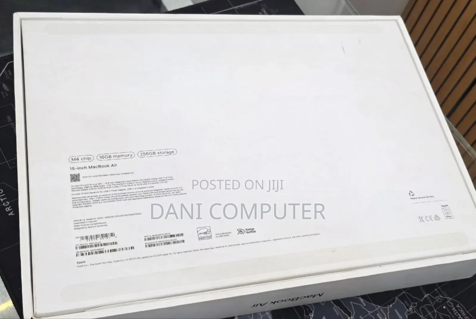 New Laptop Apple MacBook Air 2025 M4 15-Inch 16GB Apple M4 SSD 256GB