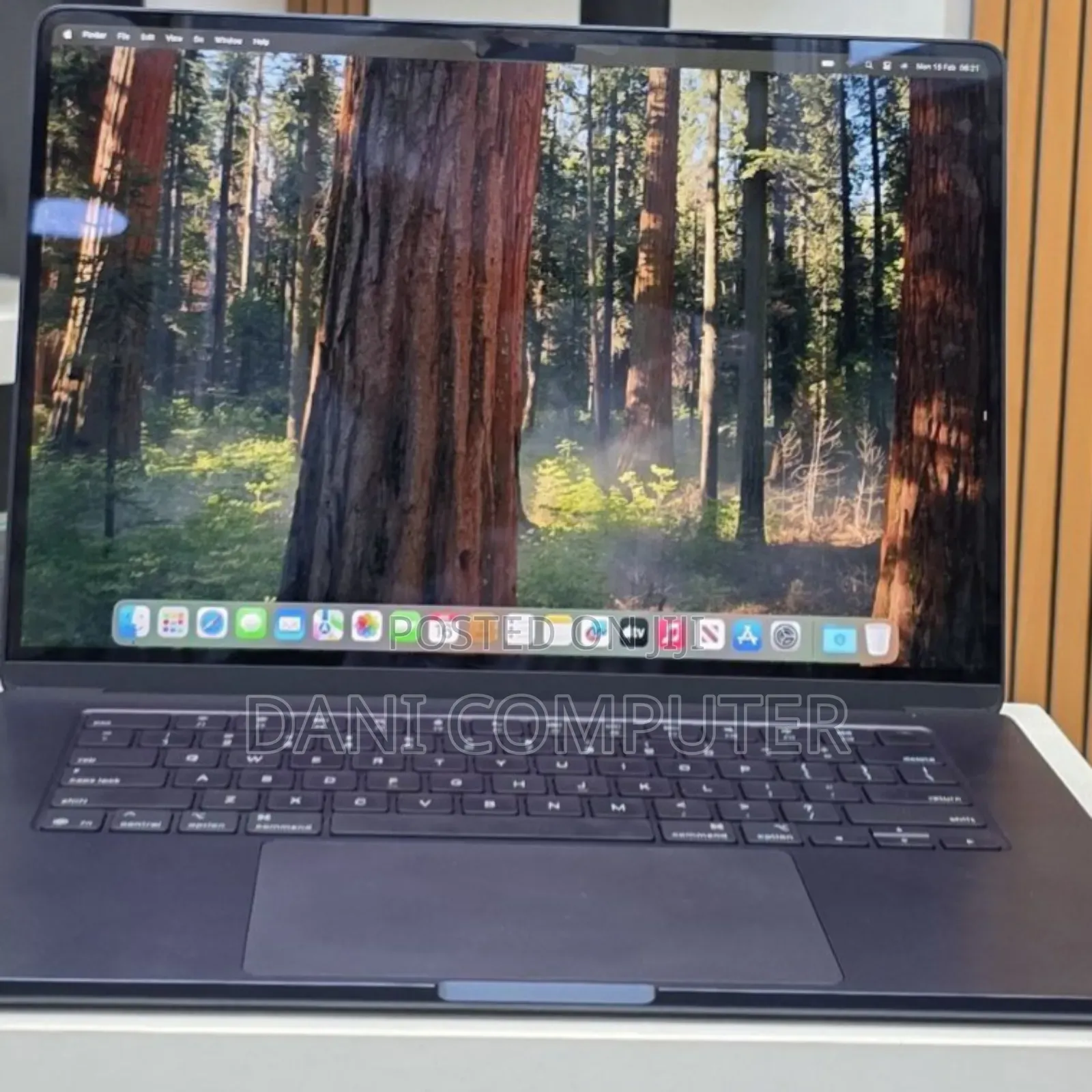 New Laptop Apple MacBook Air 2025 M4 15-Inch 16GB Apple M4 SSD 256GB