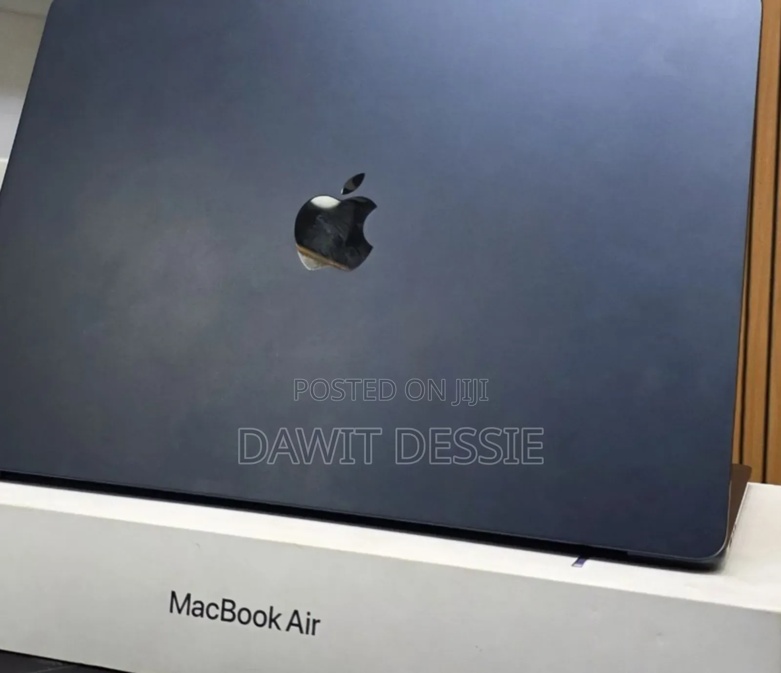 New Laptop Apple MacBook Air 2025 M4 15-Inch 16GB Apple M4 SSD 256GB