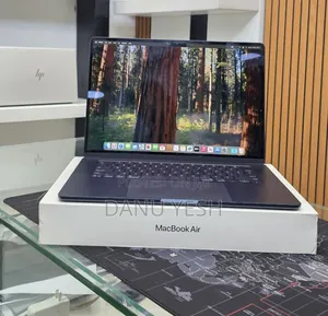 New Laptop Apple MacBook Air 2025 M4 15-Inch 16GB Apple M4 SSD 256GB
