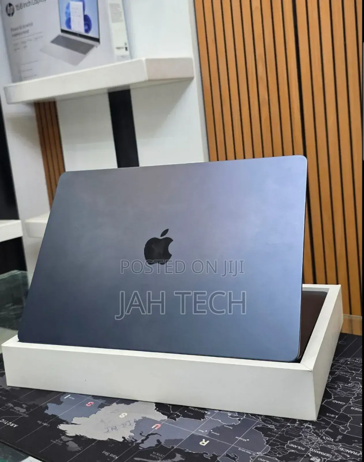 New Laptop Apple MacBook Air 2025 M4 15-Inch 16GB Apple M4 SSD 256GB