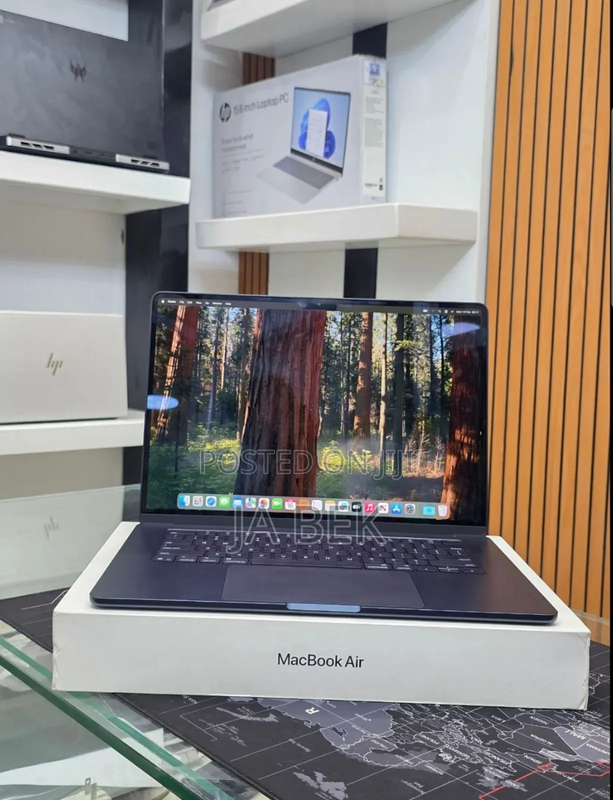 New Laptop Apple MacBook Air 2025 M4 15-Inch 16GB Apple M4 SSD 256GB