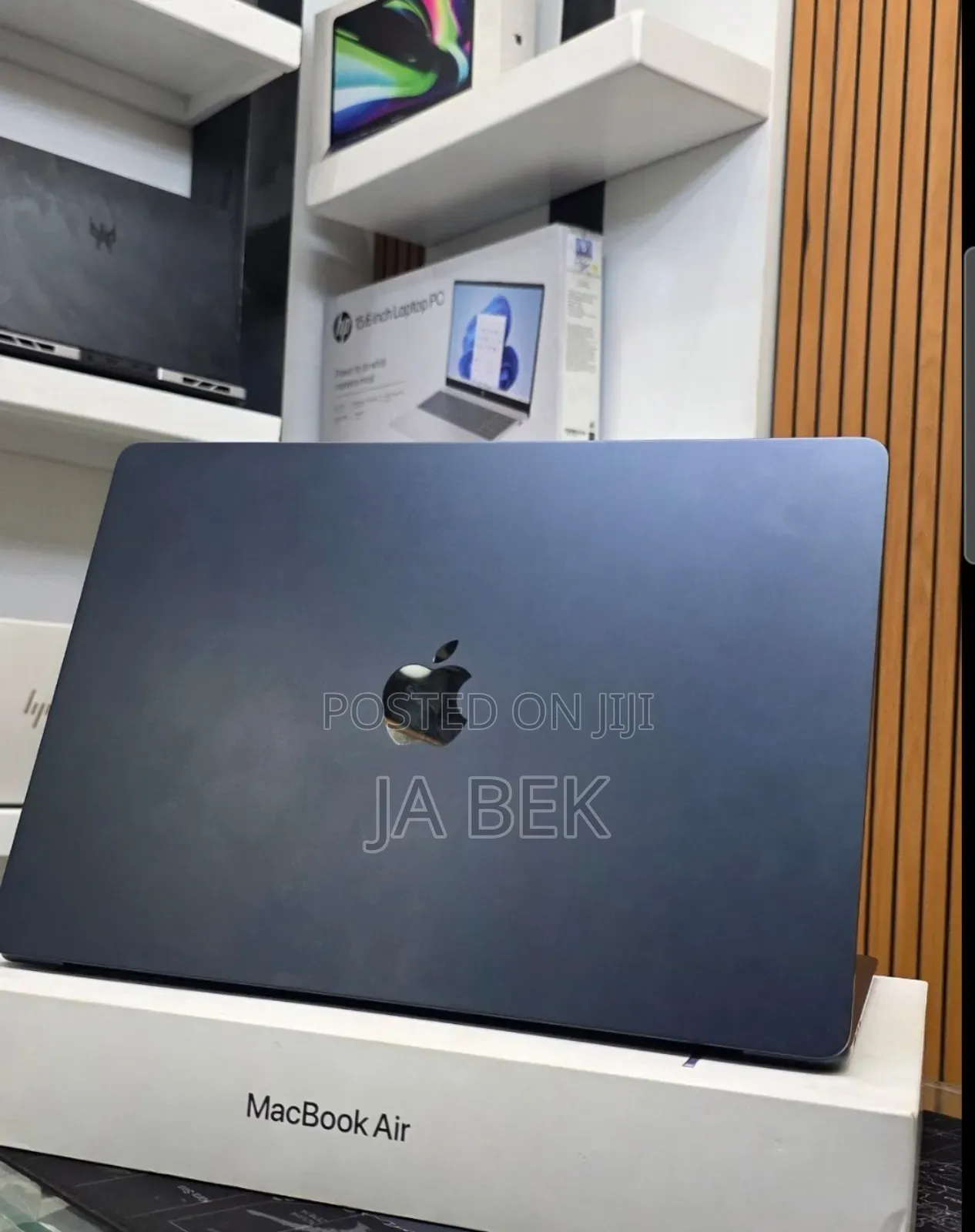 New Laptop Apple MacBook Air 2025 M4 15-Inch 16GB Apple M4 SSD 256GB