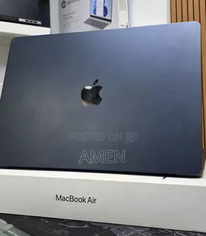 New Laptop Apple MacBook 16GB Apple M4 SSD 256GB