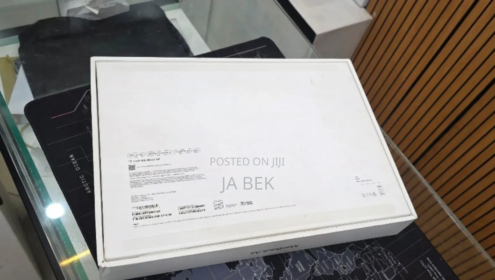 New Laptop Apple MacBook Air 2025 M4 15-Inch 16GB Apple M4 SSD 256GB