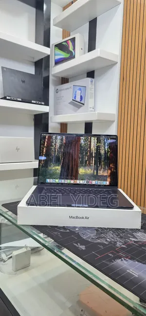 New Laptop Apple MacBook Air 16GB Apple M4 SSD 512GB