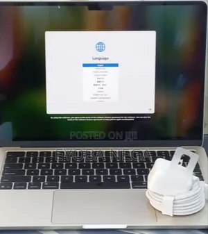 New Laptop Apple MacBook Air 2025 M4 13-Inch 16GB Apple M4 SSD 256GB