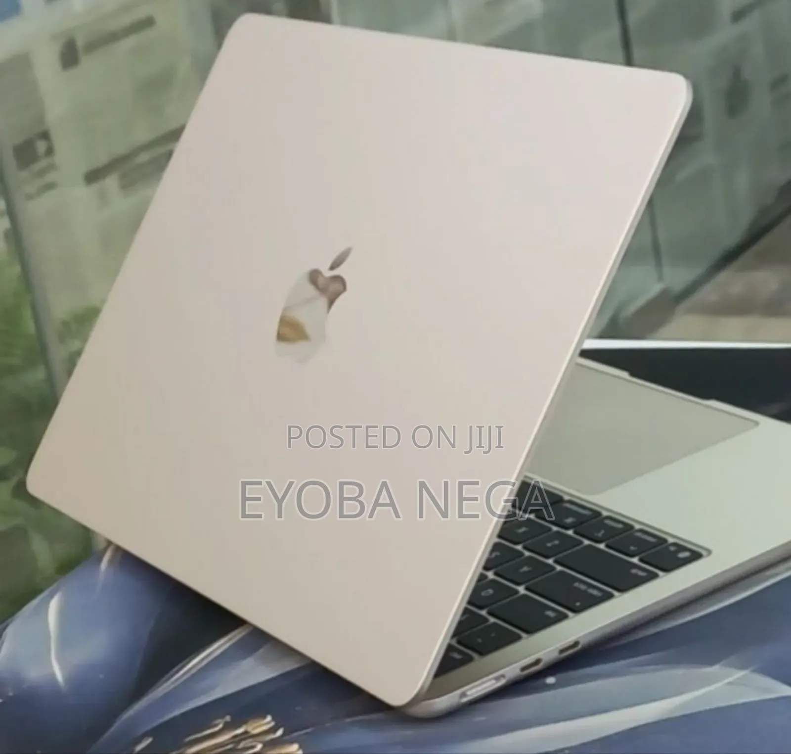 New Laptop Apple MacBook Air 2025 M4 13-Inch 16GB Apple M4 SSD 256GB