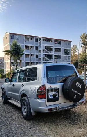 Mitsubishi Pajero 2002 Silver