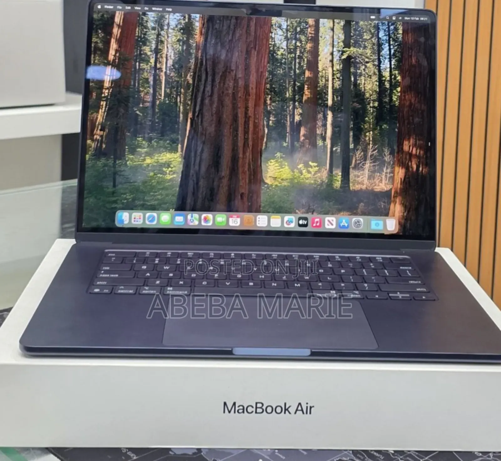 New Laptop Apple MacBook Air 2025 M4 15-Inch 16GB Apple M4 SSD 256GB