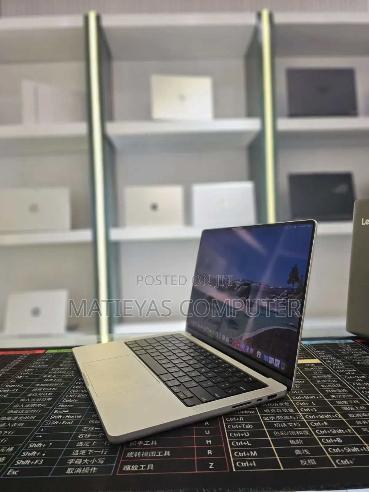 New Laptop Apple Macbook Pro 2025 M5 14-Inch 16GB Apple M5 SSD 512GB