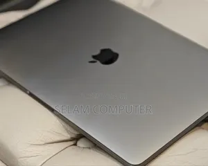 New Laptop Apple MacBook Pro 2019 16GB Intel Core I7 SSD 1T