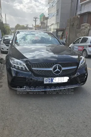 Mercedes-Benz C200 2018 Black
