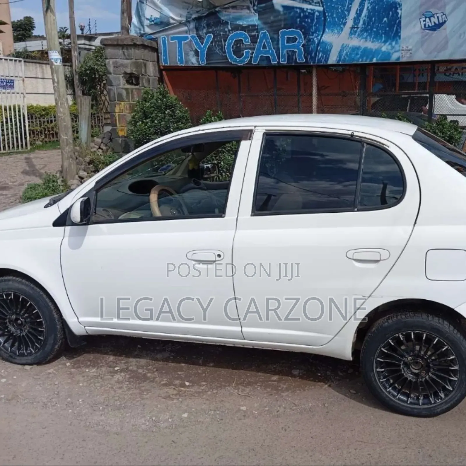 Toyota Platz 2005 White