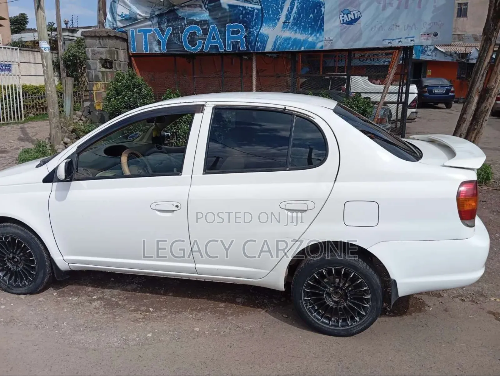 Toyota Platz 2005 White
