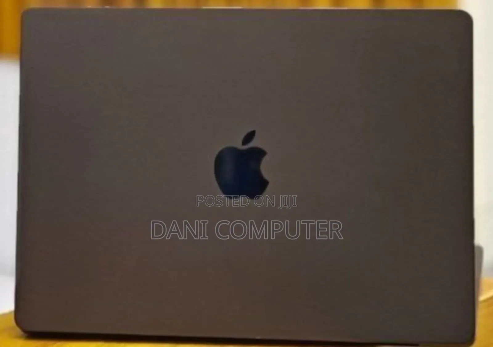 New Apple MacBook Pro 2023 M3 14-Inch 18GB Intel Core M3 SSD 512GB