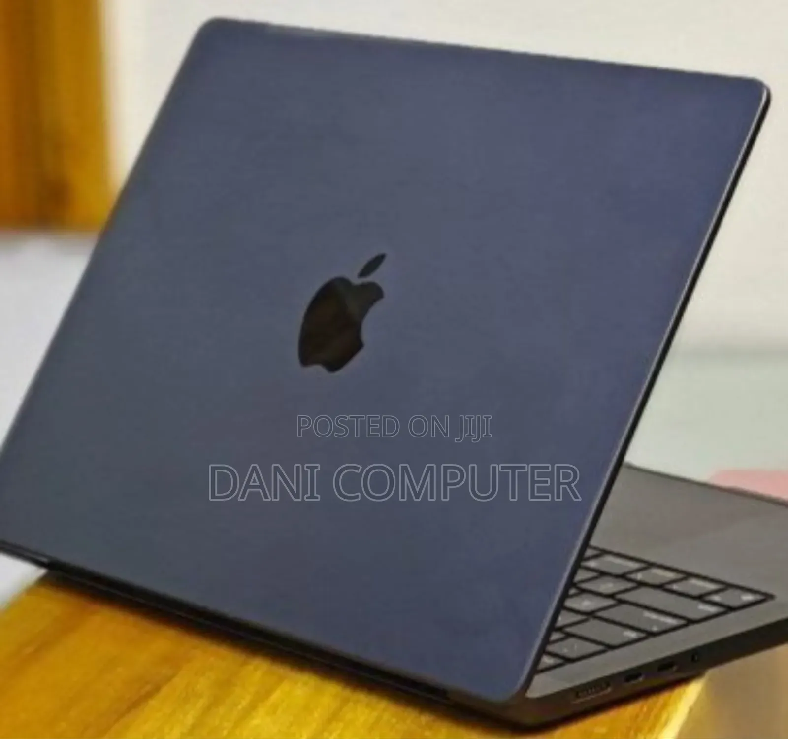 New Apple MacBook Pro 2023 M3 14-Inch 18GB Intel Core M3 SSD 512GB