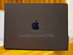 New Apple MacBook Pro 2023 M3 14-Inch 18GB Apple M3 Pro SSD 512GB