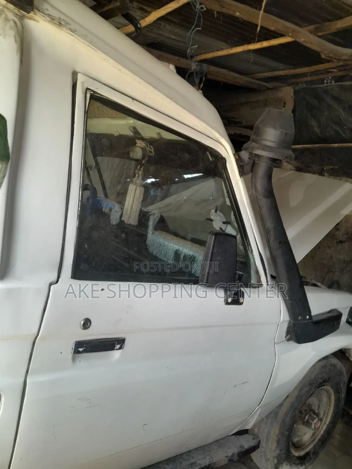 Toyota Land Cruiser 1989 White