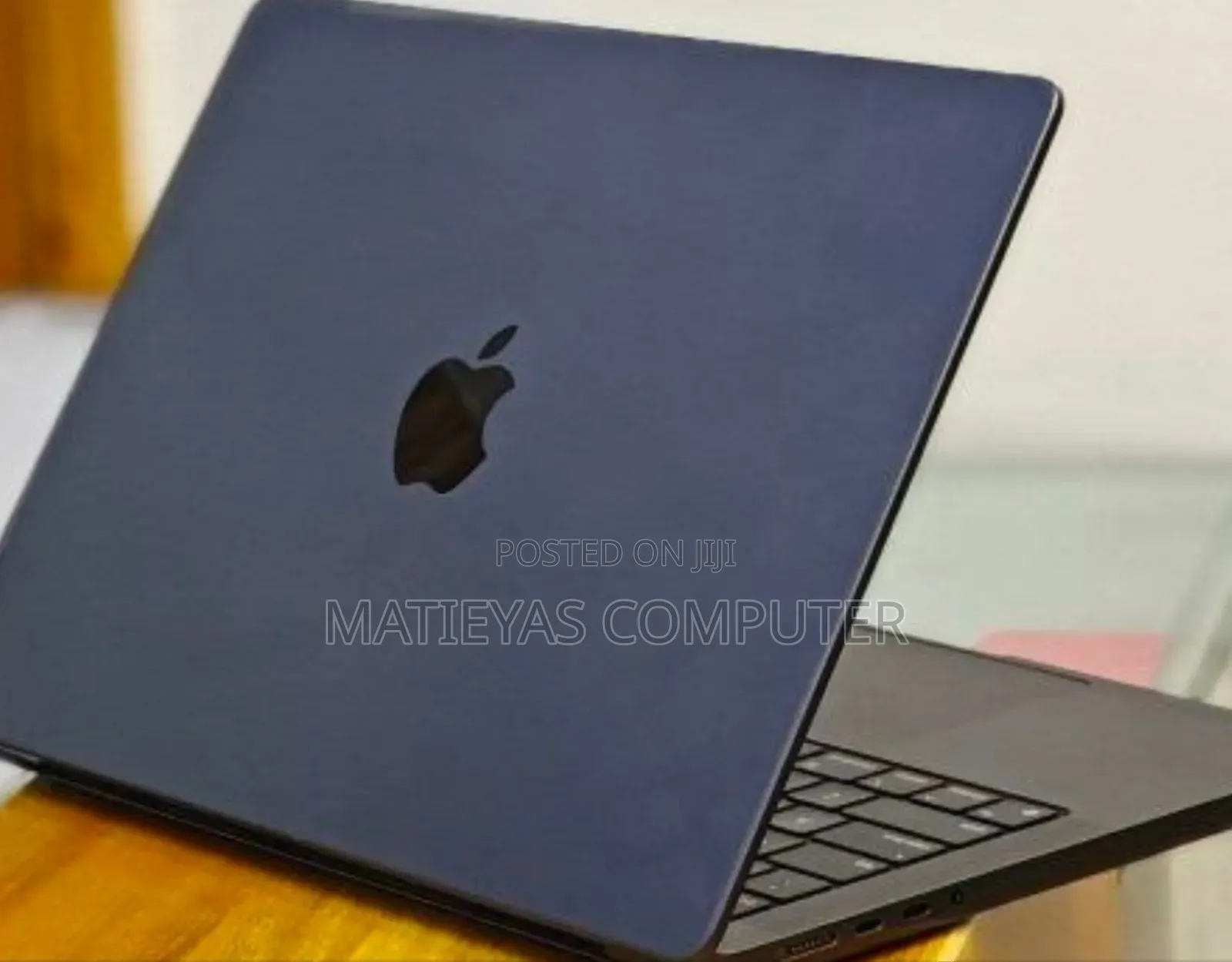 New Apple MacBook Pro 2023 M3 14-Inch 18GB Apple M3 Pro SSD 512GB