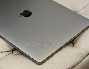 New Laptop Apple MacBook Pro 2019 16GB Intel Core I7 SSD 1T