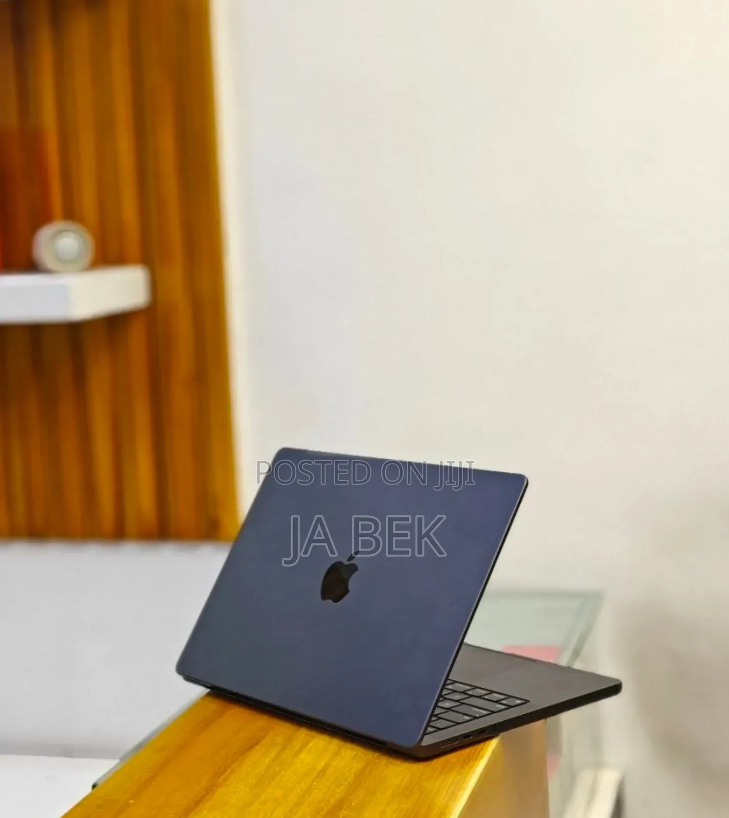 New Apple MacBook Pro 2023 M3 14-Inch 18GB Apple M3 Pro SSD 512GB