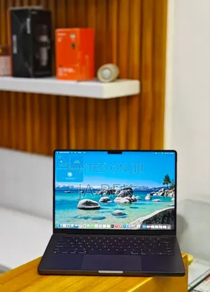 New Apple MacBook Pro 2023 M3 14-Inch 18GB Apple M3 Pro SSD 512GB