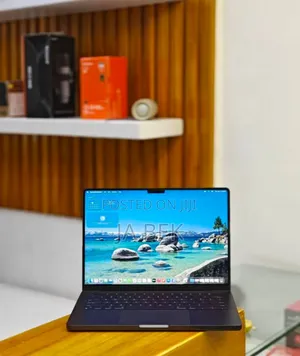 New Apple MacBook Pro 2023 M3 14-Inch 18GB Apple M3 Pro SSD 512GB