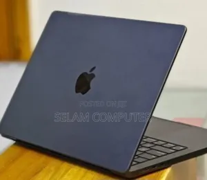 New Apple MacBook Pro 2024 M3 14-Inch 18GB Intel Core M3 SSD 512GB