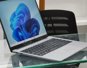 New Laptop 8GB Intel Core i5 SSD 512GB