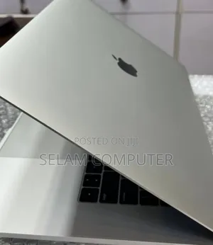 New Laptop Apple MacBook 2018 16GB Intel Core I7 SSD 256GB