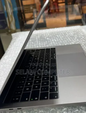 New Laptop Apple MacBook Pro 2019 8GB Intel Core I5 SSD 128GB