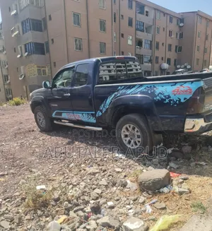 Toyota Tacoma 2dr Regular Cab 4WD 6.1 ft. SB (2.7L 4cyl 5M) 2014 Gray