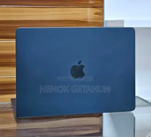 New Laptop Apple MacBook Air 2025 M4 13-Inch 16GB AMD A4 SSD 256GB