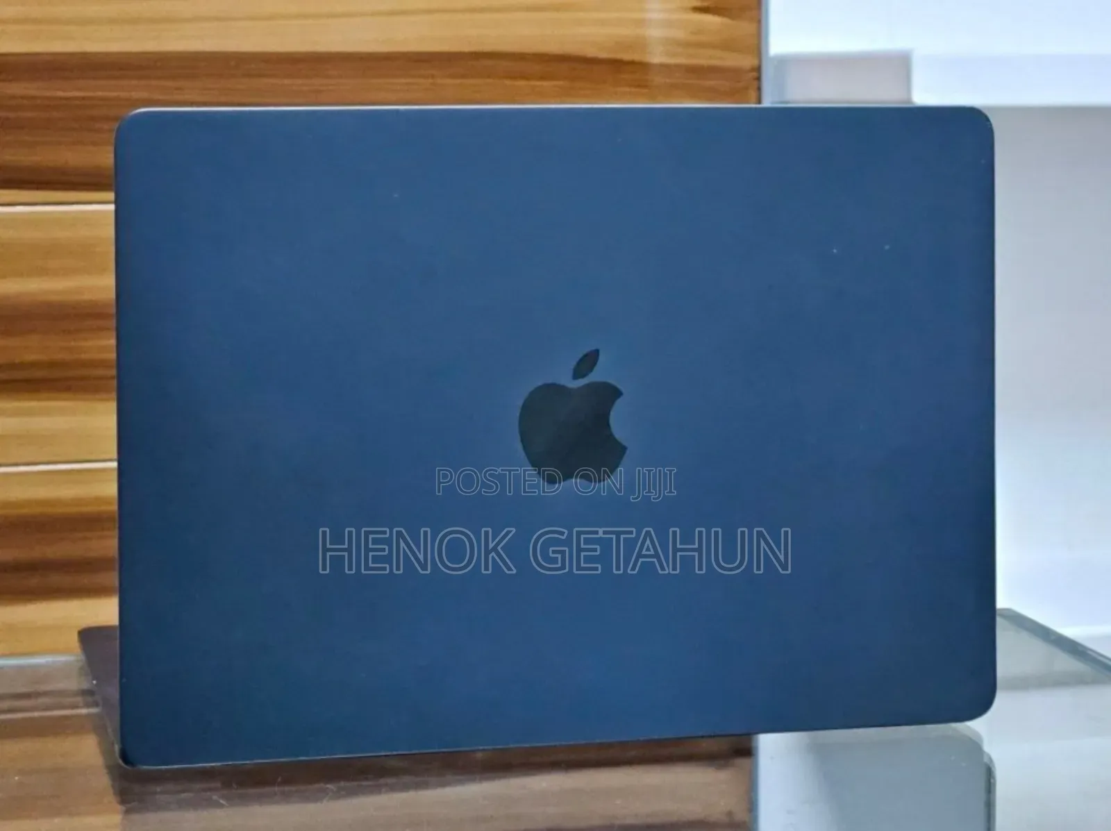 New Laptop Apple MacBook Air 2025 M4 13-Inch 16GB AMD A4 SSD 256GB