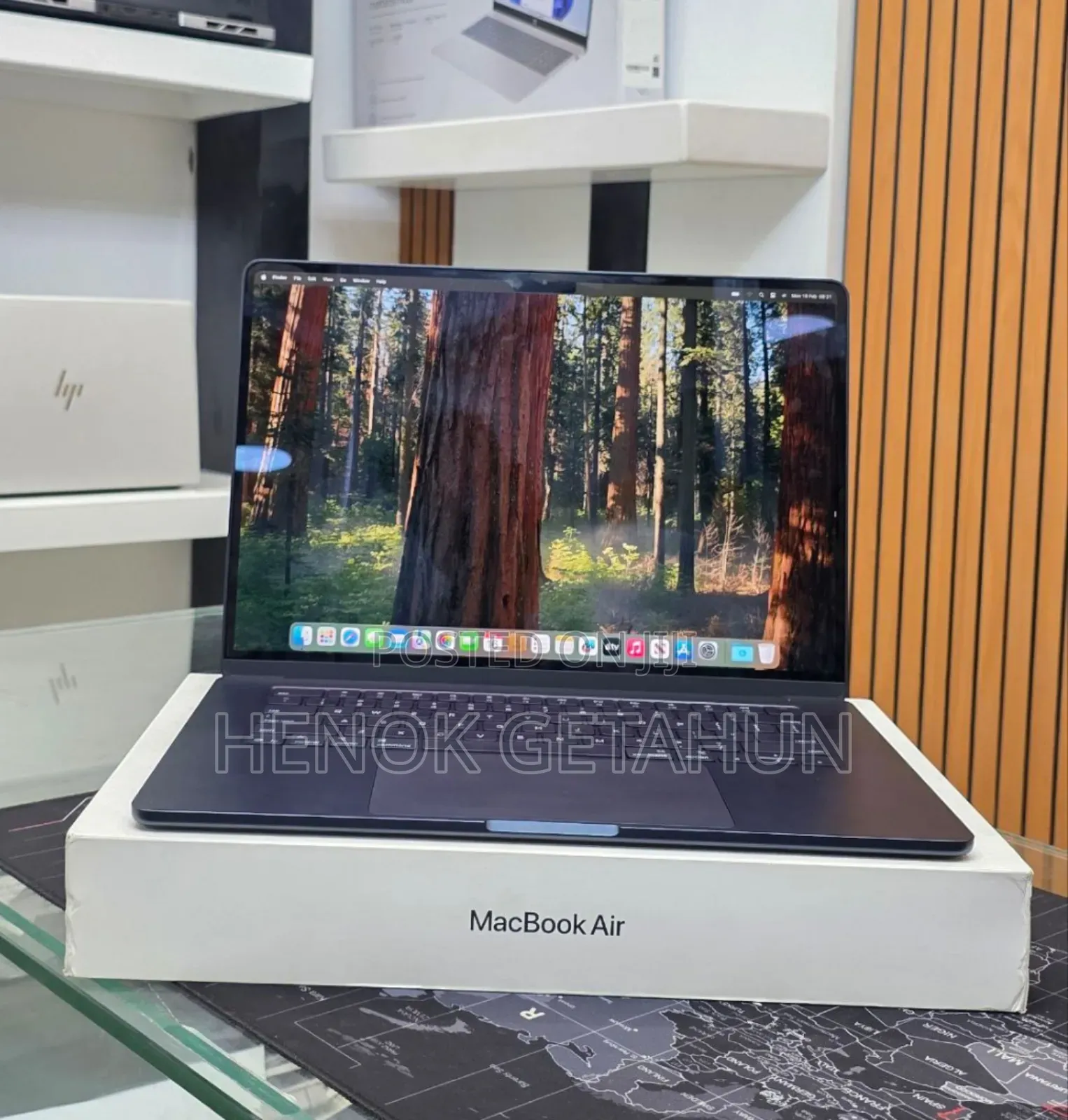 New Laptop Apple MacBook Air 2025 M4 15-Inch 16GB Apple M4 SSD 256GB