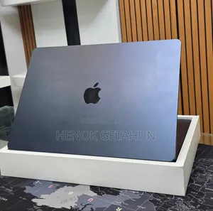 New Laptop Apple MacBook Air 2025 M4 15-Inch 16GB Apple M4 SSD 256GB