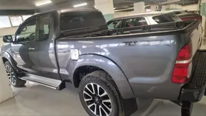 Toyota Hilux 2.5 D-4D 4X4 SRX 2011 Gray