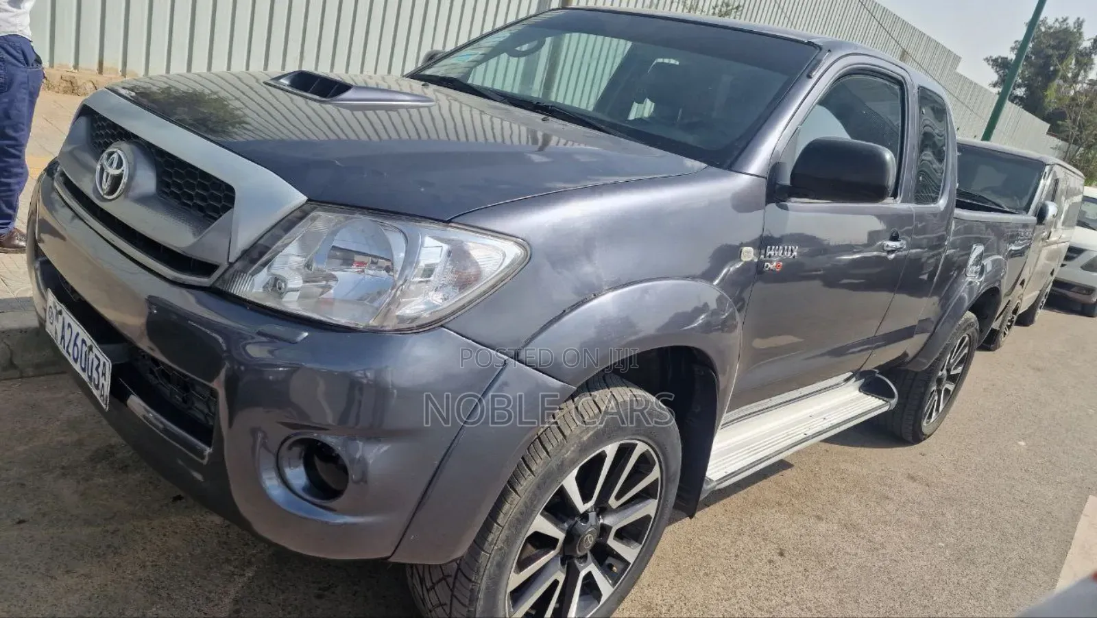 Toyota Hilux 2.5 D-4D 4X4 SRX 2011 Gray