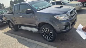 Toyota Hilux 2.5 D-4D 4X4 SRX 2011 Gray