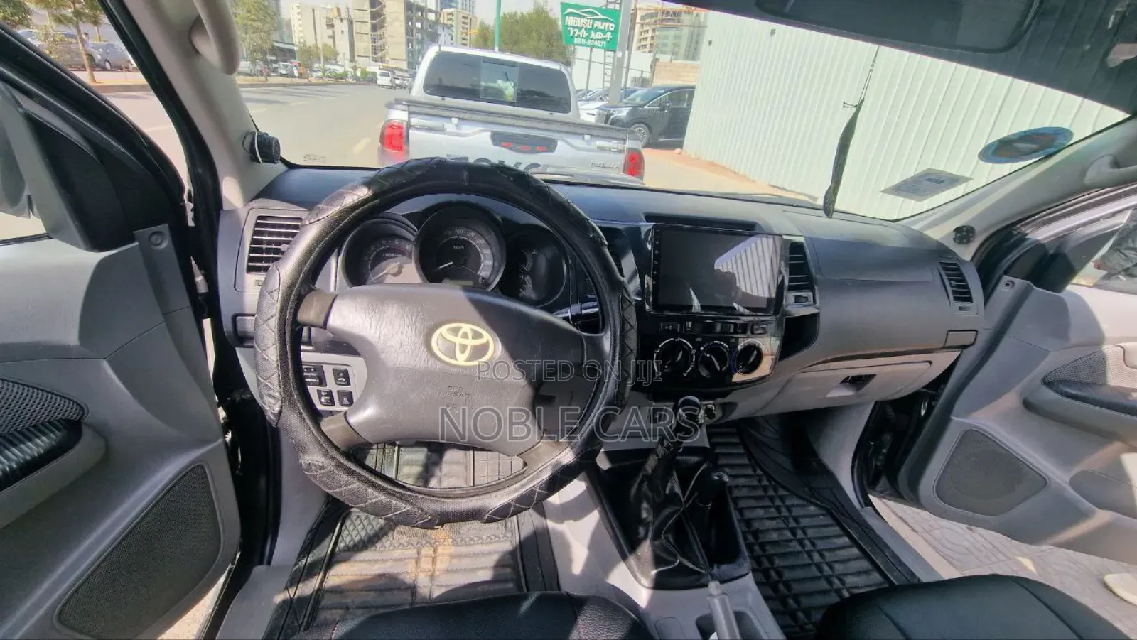 Toyota Hilux 2.5 D-4D 4X4 SRX 2011 Gray