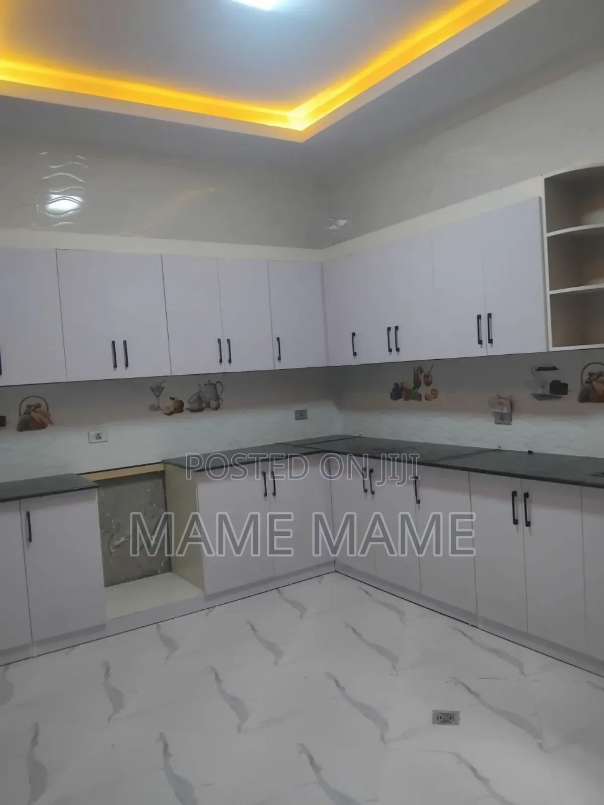 7bdrm House in Addis Abeba, Bole for sale