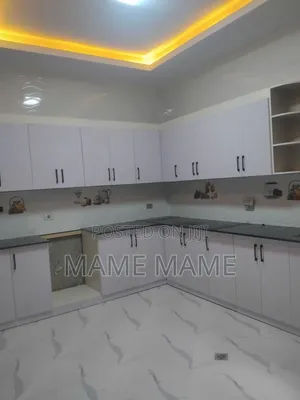 7bdrm House in Addis Abeba, Bole for sale