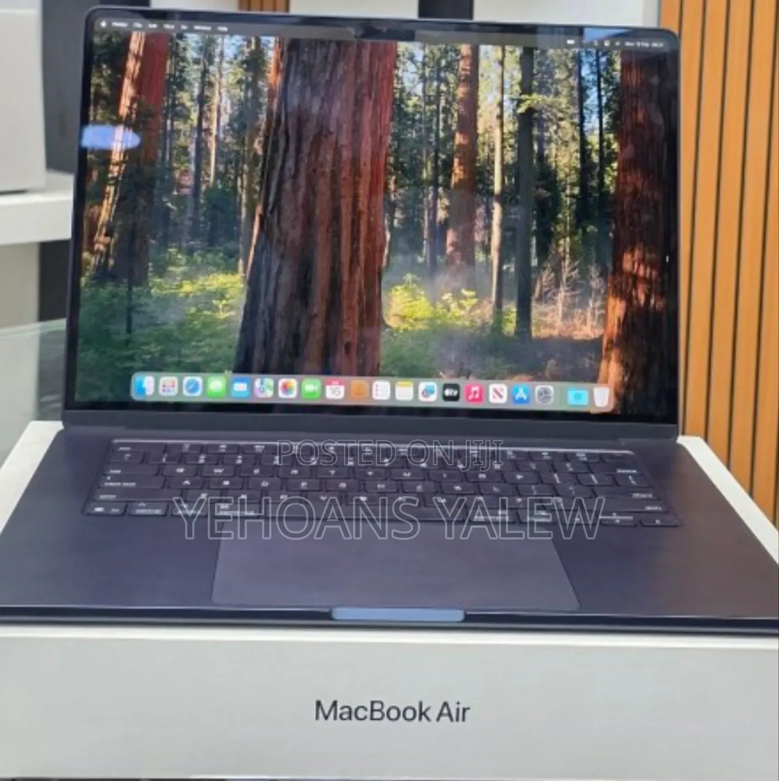 New Laptop Apple MacBook Air 2025 M4 15-Inch 16GB Apple M4 SSD 256GB