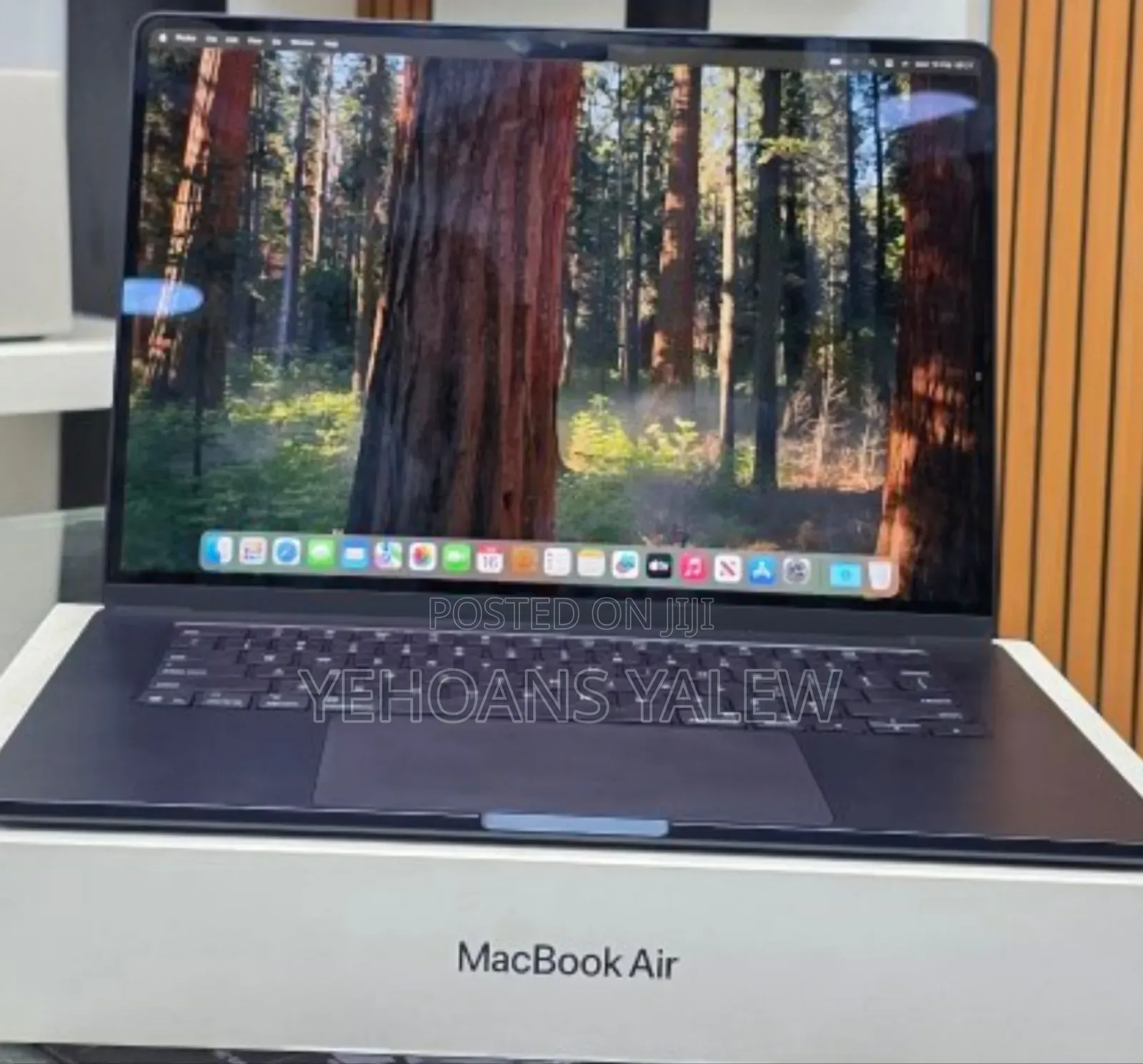 New Laptop Apple MacBook Air 2025 M4 15-Inch 16GB Apple M4 SSD 256GB